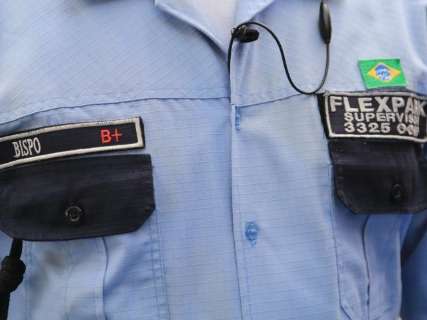 Parecido com farda policial, novo uniforme da Flexpark busca maior segurança