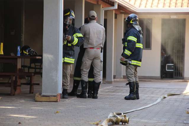 Princ&iacute;pio de inc&ecirc;ndio atinge produtora de v&iacute;deo no Jardim dos Estados