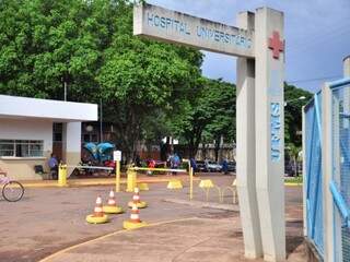Entrada do Hospital Universitário de Campo Grande (Foto: Arquivo)