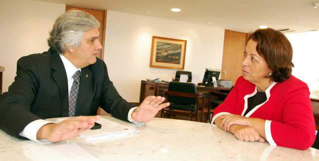  Delc&iacute;dio pede a Ideli libera&ccedil;&atilde;o de emendas de 2007 a 2009 