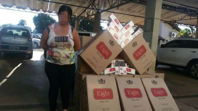 Mulher &eacute; presa vendendo cigarros roubados do p&aacute;tio da Pol&iacute;cia Federal