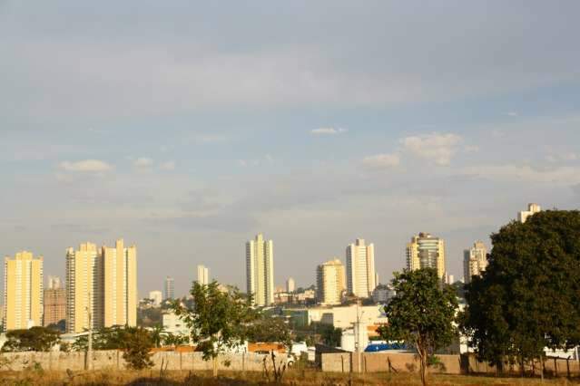 C&eacute;u amanhece nublado, mas quarta-feira ser&aacute; de calor na Capital