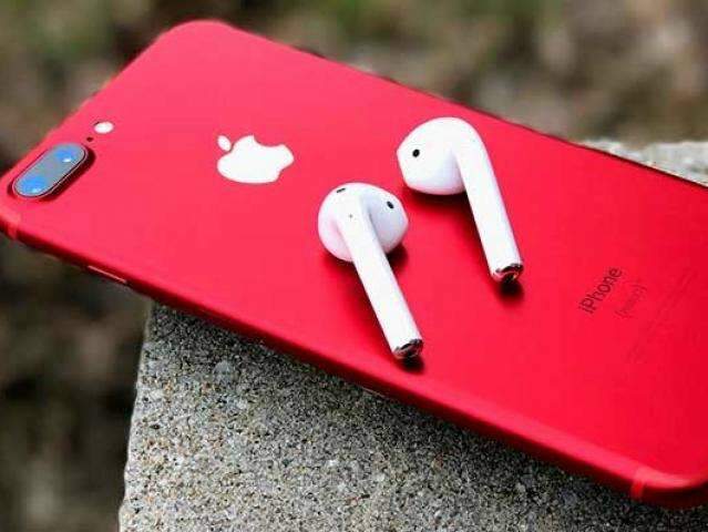 iPhone 8 vermelho come&ccedil;ou a ser vendido hoje, custando mais de R$ 3,9 mil