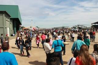 Só pela manhã mais de 4 mil pessoas visitaram a Base Aérea da Capital (Foto - Fernando Antunes)
