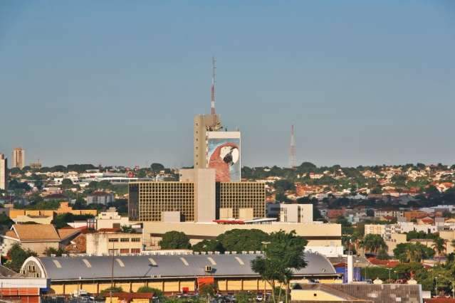S&aacute;bado de c&eacute;u claro e temperatura amena em Campo Grande