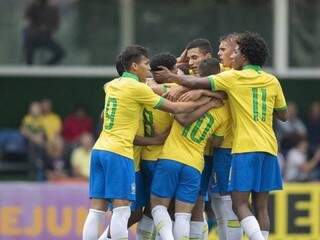 Brasil comemora um dos 4 gols contra equipe dos EUA (Foto: Thais Magalhães/CBF)