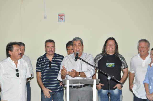  Andr&eacute; diz que vai deixar dinheiro para asfaltar  acesso ao Santa Maria