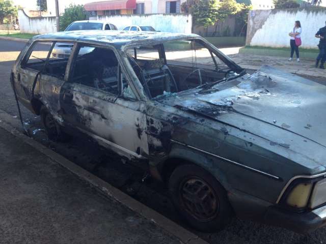 Capital registra 20&ordm; ataque a carros, mas delegado cr&ecirc; em "vandalismo"
