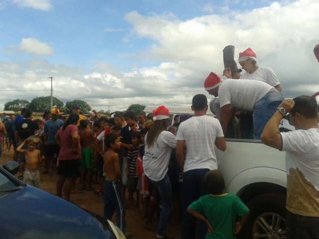 N&atilde;o convocados no concurso da PM promovem &ldquo;Natal Feliz&rdquo; na Cidade de Deus