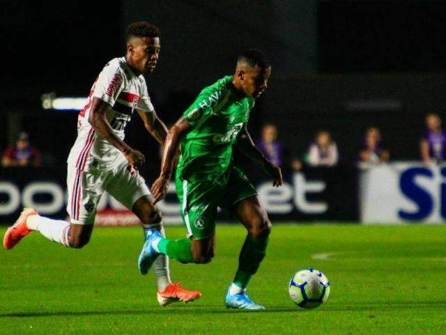 S&atilde;o Paulo atropela a Chapecoense com goleada de 4 a 0 