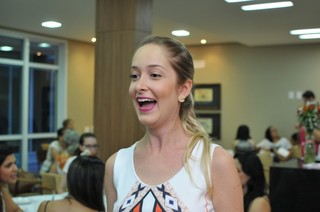 Dentista, a noiva Danielle resolveu mudar e deixar as brincadeiras de lado. (Foto: Alcides Neto)