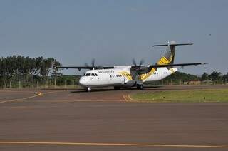 Viagem de passageiros da TAM de Dourados para Guarulhos é feito em avião da Passaredo (Foto: Divulgação)