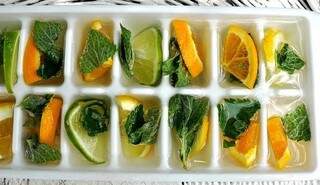 Gelo com aroma de laranja, limão e hortelã. (Foto: blog Quase Casada)