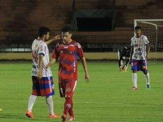 Meia-atacante volta ao time após sofrer fratura na costela. (Foto: Divulgação/7 de Dourados)