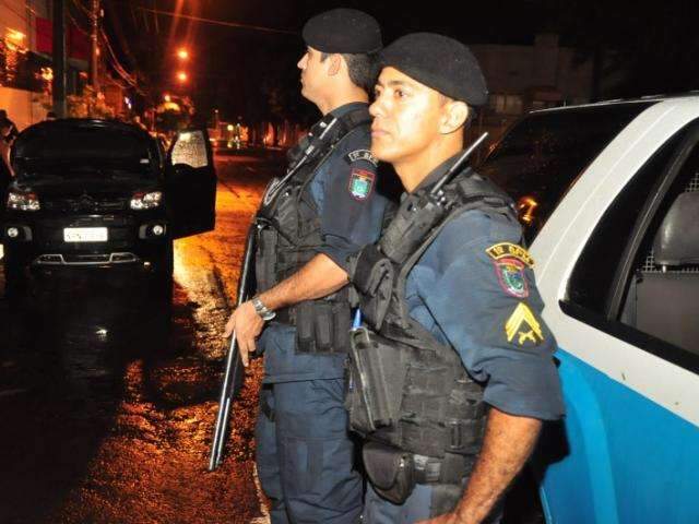 Ap&oacute;s carros queimados e confronto entre gangues, PM fez opera&ccedil;&atilde;o at&eacute; meia-noite