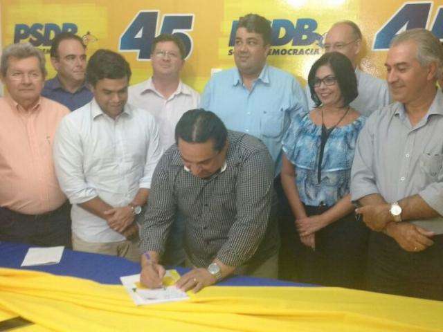Prefeito de Corumb&aacute; diz que vai responder a altura acordos firmados com PSDB