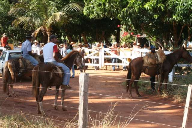Trabalhadores rurais prometem fechar BR se n&atilde;o forem atendidos pela Agraer