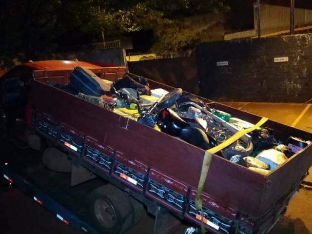 Traficantes abandonam camionete com quase 4 toneladas de maconha na MS-180 