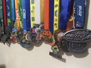 Algumas medalhas conquistadas pelo atleta (Foto: Arquivo Pessoal)