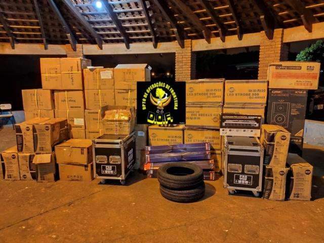 Caminh&atilde;o carregado com produtos contrabandeados &eacute; apreendido pelo DOF