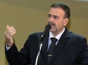 Apesar dos rumores, Siufi nega fazer parte da base de Bernal 