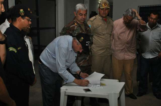 Prefeito decreta estado de emerg&ecirc;ncia, mas preju&iacute;zos ainda n&atilde;o foram calculados 