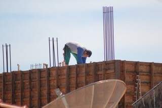 Número de trabalhadores na indústria da construção cresceu 15,7% em 2013. (Foto: Marcos Ermínio)