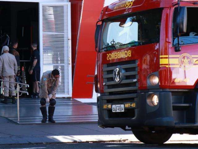 Academia &eacute; evacuada ap&oacute;s suspeita de inc&ecirc;ndio na 13 de Junho