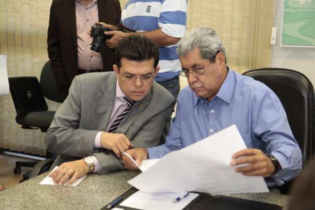 Obra de R$ 1,3 milh&atilde;o vai trocar rotat&oacute;ria por sem&aacute;foros na Via Parque 