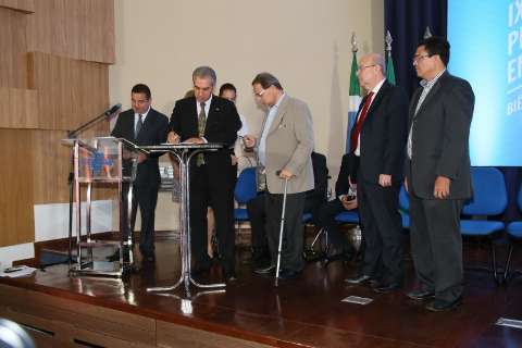 Nova Andradina leva em duas categorias da premiação de prefeito empreendedor