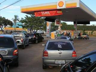 Sinpetro-MS aponta que, nesta quinta-feira, preço da gasolina variava entre R$ 4,19 e R$ 4,49. (Foto: Marina Pacheco)