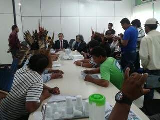 Lideranças indígenas de MS se reuniram ontem com o ministro da Saúde e pediram recondução de coordenador. (Foto: Divulgação)