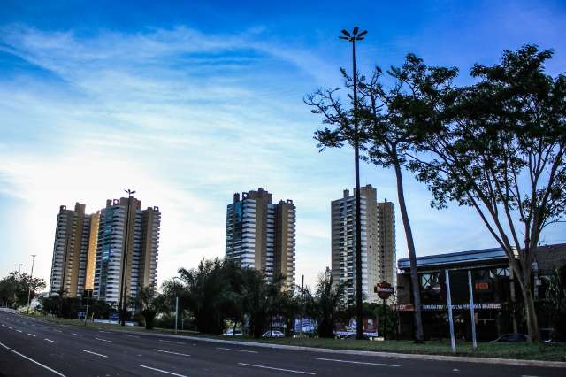 Temperaturas sobem nesta quinta-feira e máxima atinge 35ºC no interior