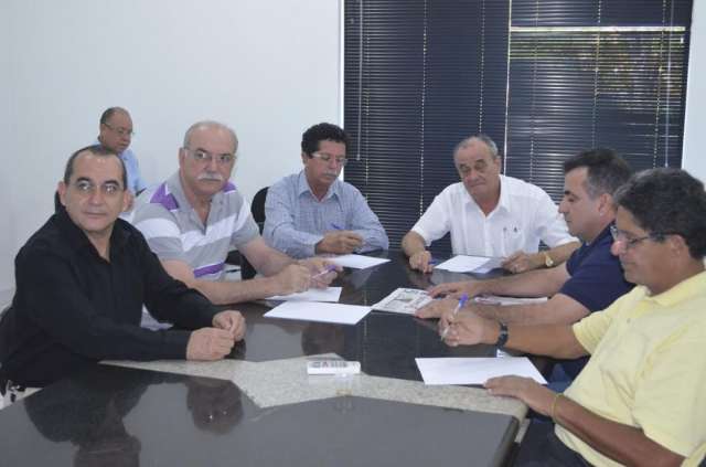 Justi&ccedil;a manda C&acirc;mara substituir vereadores presos em Navira&iacute;