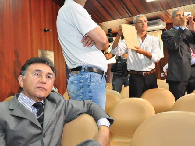 Ex-agentes s&atilde;o detidos depois de coletiva que virou bate-boca com juiza
