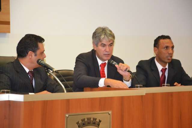 CPI visitar&aacute; HU e Hospital do C&acirc;ncer; l&iacute;der de Bernal avisa que n&atilde;o vai