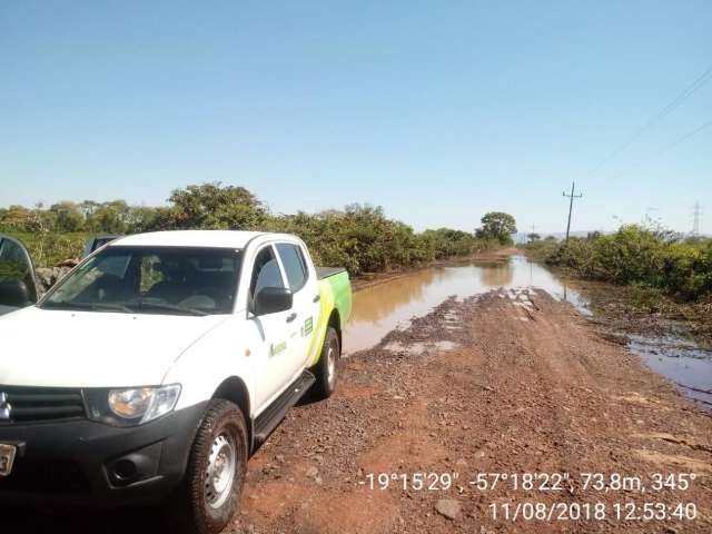 Cheia do Rio Paraguai inunda o distrito no Pantanal, que aguarda por socorro 