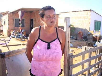 Além da energia, moradores de favela têm dificuldades em posto de saúde