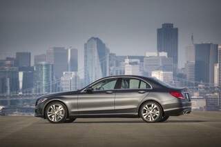 Grupo Daimler desenvolve veículos híbridos e de direção autônoma para o futuro