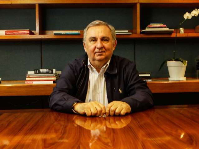 Preso desde o dia 24 deste m&ecirc;s, Bumlai presta depoimento nesta segunda