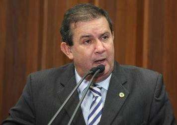 Simone ter&aacute; o mesmo espa&ccedil;o de Nelsinho na TV, diz l&iacute;der do PMDB