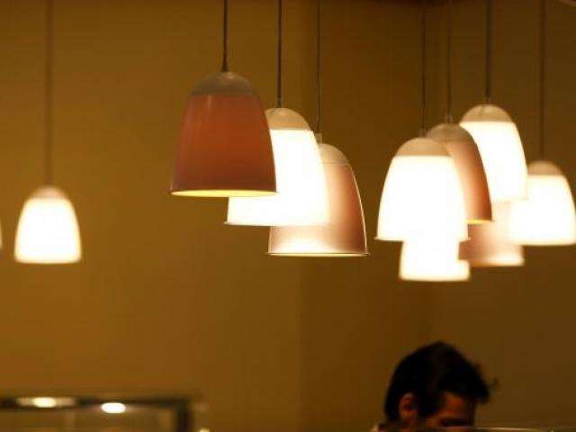 Tarifa branca pode baratear conta de luz a partir desta segunda-feira