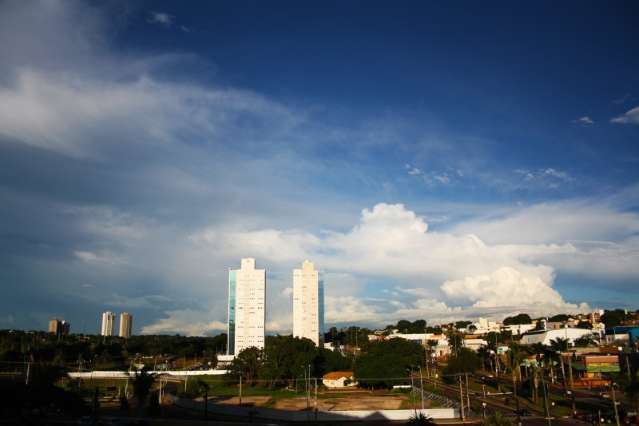 Domingo amanhece aberto, mas previs&atilde;o &eacute; de tempo nublado em todo Estado 