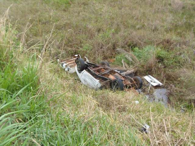 Jovem morre em colisão frontal de caminhonetes na MS-276