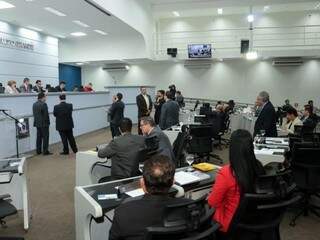 Vereadores durante uma das sessões na casa de leis. (Foto: Divulgação) 