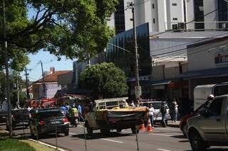 Tr&acirc;nsito na Afonso Pena &eacute; parcialmente liberado em frente &agrave; loja incendiada