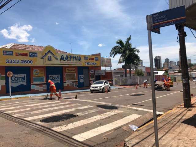 Prefeitura espalha 18 equipes para fazer tapa-buraco no fim de semana