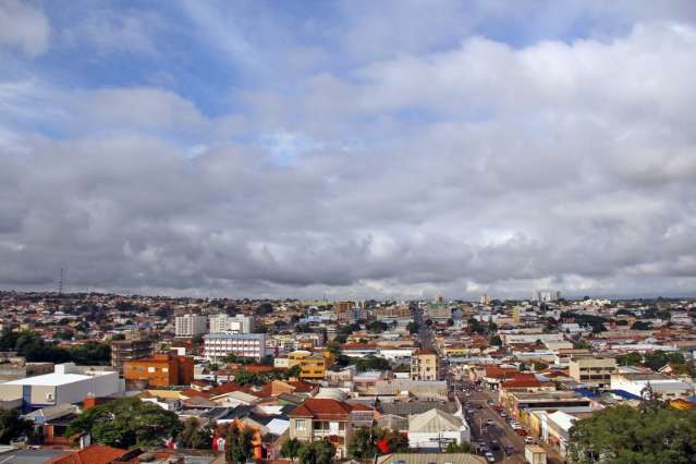 Segunda-feira ter&aacute; sol forte e m&aacute;xima de at&eacute; 35&deg;C em algumas cidades