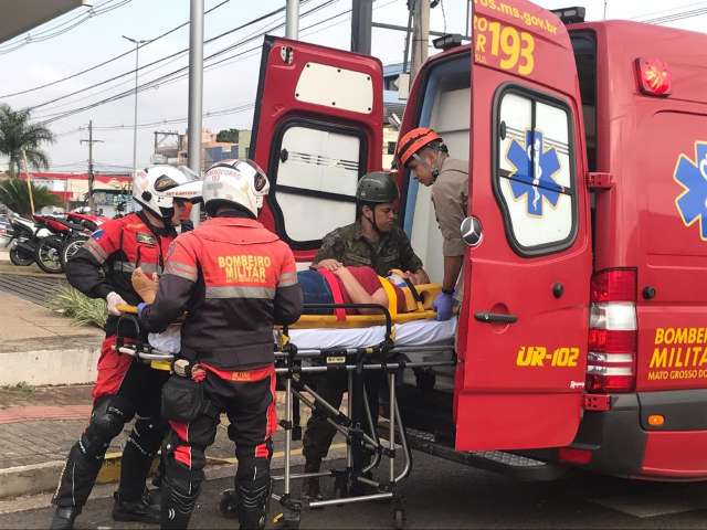 Acidente entre ônibus e caminhão deixa 4 passageiros feridos na Zahran