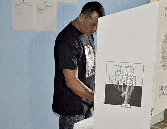 Em Corumb&aacute;, 70 mil v&atilde;o &agrave;s urnas, incluindo 3 candidatos ao Governo